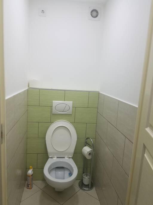 Big Cozy - Skyfall Apartment 3 Bdrm 6 Beds 1&Half Baths Budapeszt Zewnętrze zdjęcie