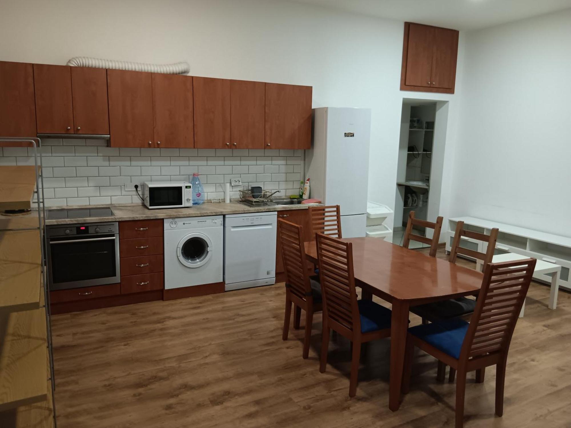 Big Cozy - Skyfall Apartment 3 Bdrm 6 Beds 1&Half Baths Budapeszt Zewnętrze zdjęcie